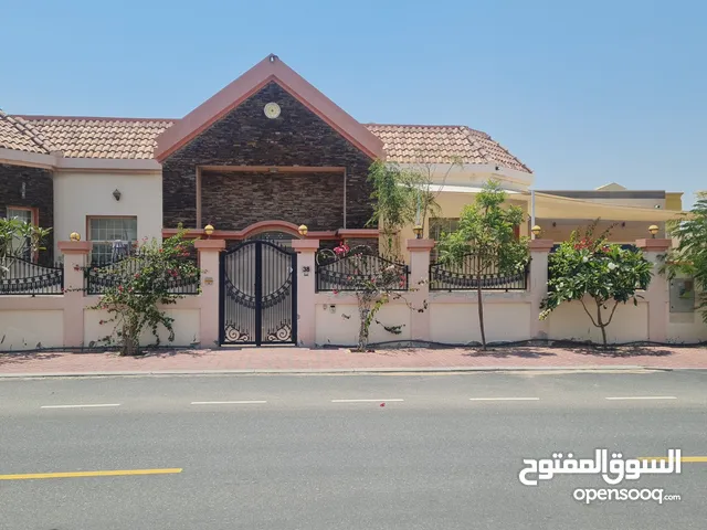 2750ft 4 Bedrooms Villa for Sale in Dubai Al Warqa'a