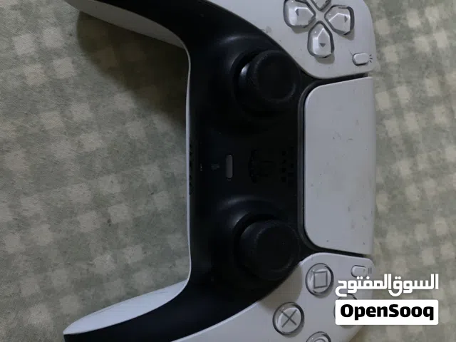 كنترول ps5 ب حاله جديده نظيفه