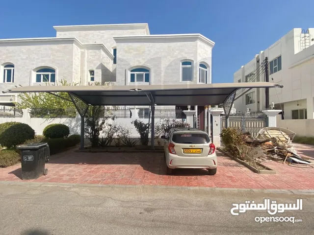 200 m2 3 Bedrooms Villa for Rent in Muscat Azaiba