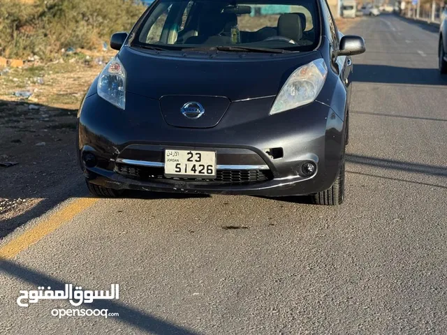 نيسان ليف 2013فحص 3 جيد لون فيراني مميز مدخلين 9 بار بسعر مغري وقابل للبدل