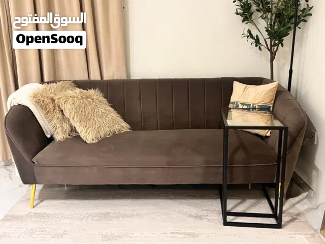 كنب مستعمل من هوم سنتر بحاله ممتازه-بيع سريع