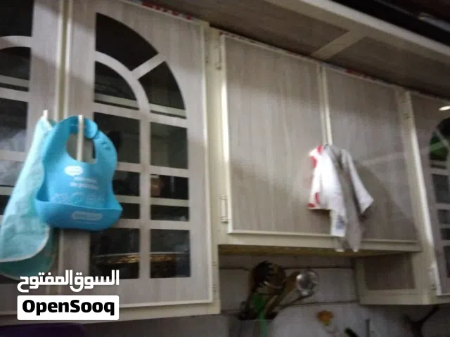 كاونتر مطبخ كامل ماحقات اثنين وزاوية اثنين كاونتر ارضي واثنين سطحي وكورنر زاوية نظيف جدا جدا
