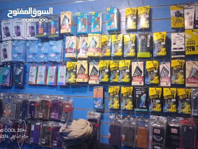 صندقة للبيع حديد قوية وجاهزة للعمل في اي وقت مجهزة بالديكور والاثاث ما ناقص الا البضاعة