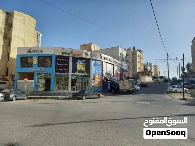 سطح كامل في مجمع تجاري للايجار يصلح مطعم / كوفي شوب