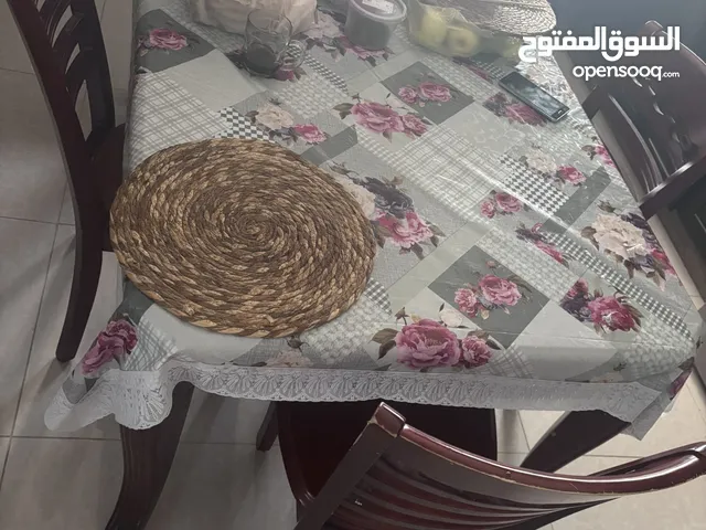 طاولة مطبخ