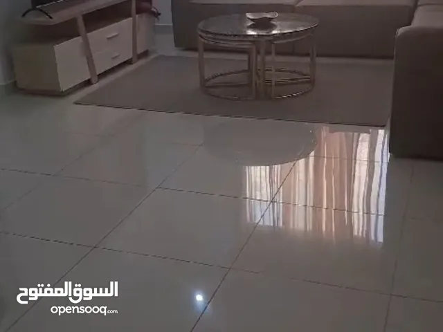 مشاركة سكن غرفة في حولي ladies only ( سيدات فقط )