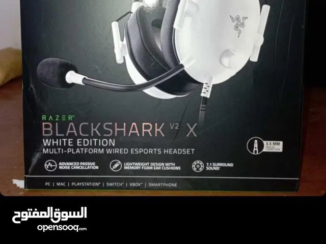 سماعه ريزر بيضاء اللون Black Shark V2