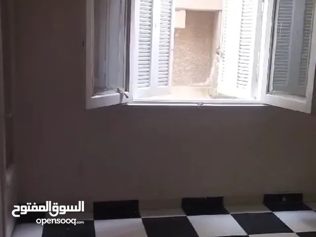 للبيع شقة في شارع شهاب يوجد فيديو لتوضيح