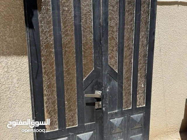 باب حديد كامل مع الحلق ثقيل جدًا تفصيل
