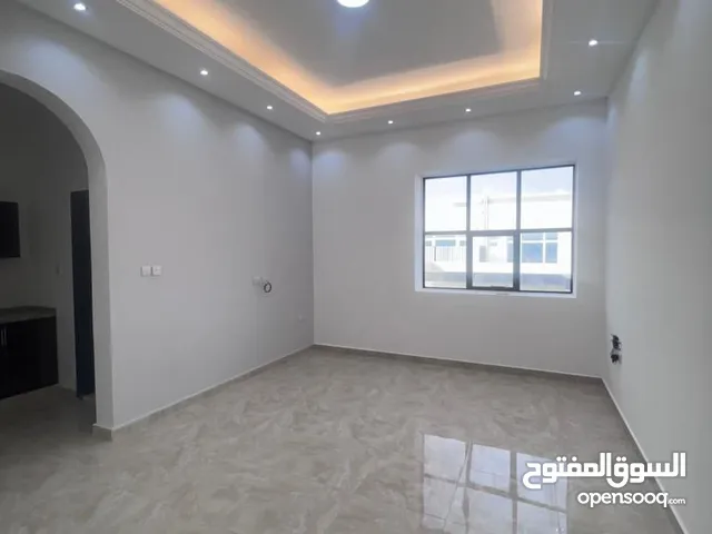 للإيجار استيديو في منطقة الظاهر قرب البراري مول