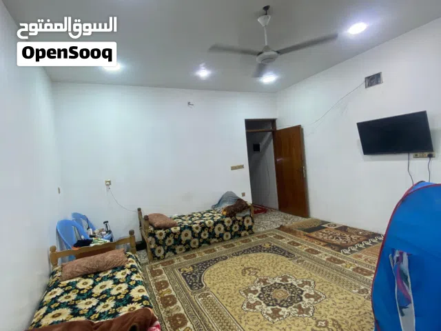 دار 100 متر بناء نضيف جدا يحتوي 4 غرف الحرية دور نواب الضباط