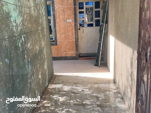 200 m2 4 Bedrooms Townhouse for Sale in Basra Abu Al-Khaseeb