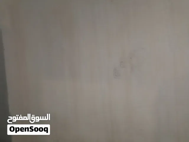 السلام عليكم إخواني، أنا جديد في قطر وغرفتي فاضية.  إذا عندك أي أثاث أو أجهزة منزلية مجانية قبل  الس
