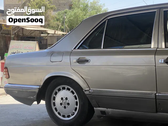 1985 مرسيدس بنز الفئة-E E 280