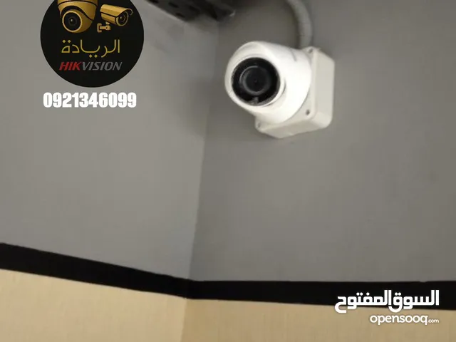 فني تركيب وبيع كاميرات المراقبة بالماركة العالمية Hikvision مع ضمان لمدة عامين وخدمات مابعد البيع