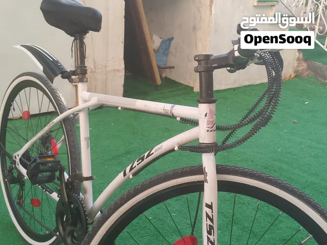 السلام عليكم بسكليت للبيع صيني نخب اول   كوشوك جديد 2  جناح خلفي   غطى كرسي   بدالات جديد  تيوب عدد2