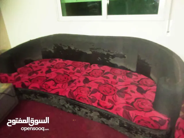طقم كنب /مايكرويف/طاولتين