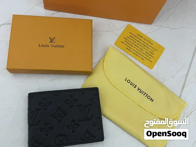 محافظ ماركات فل بكج مع جميع المرفقات والتوصيل مجاناً
