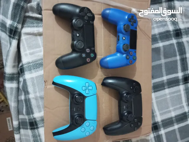 يدتين بلايستيشن 5 استعمال خفيف مع يدتين بلايستيشن 4 استعمال خفيف