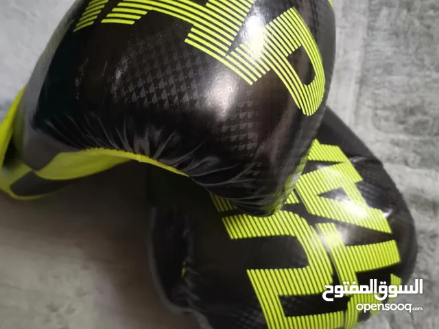 قفازات ملاكمة للبيع