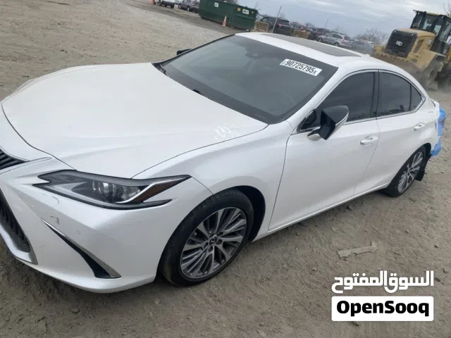 للبيع لكزس ES350 موديل 2021