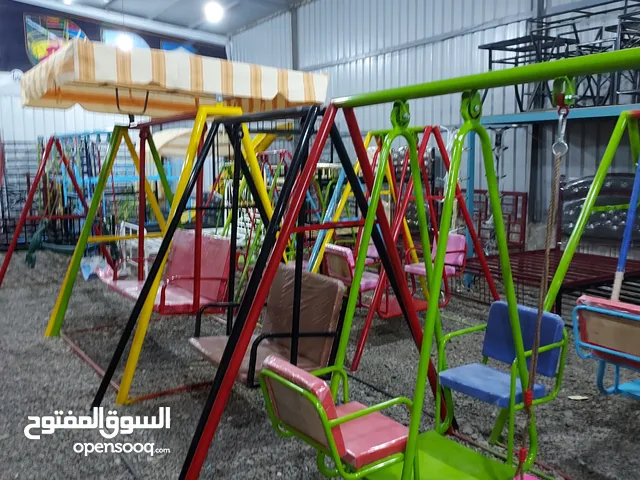 لدينا معرض للالعاب والمقاعد المنزليه والمدارس والحداىق صنعاء