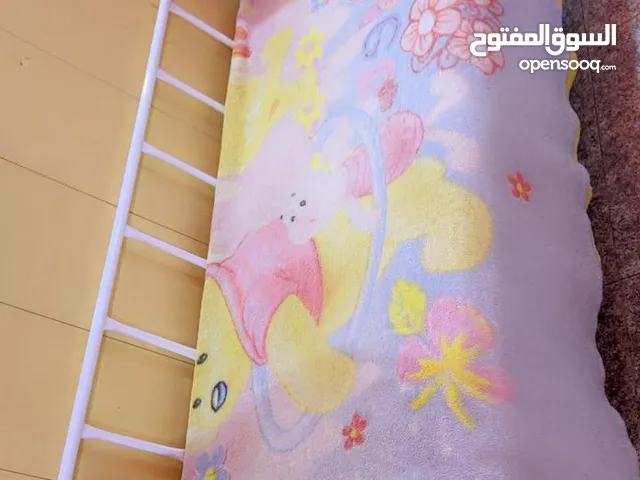 جربايه طفل مستعمل نضافه 80٪ بحالة جيدة