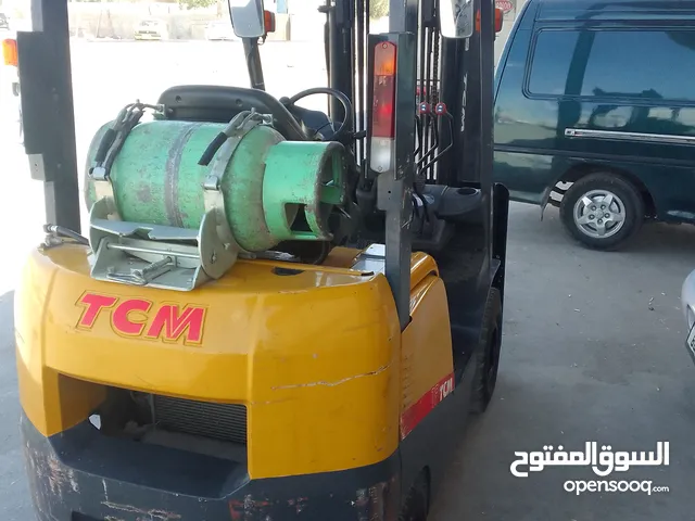 تاجير رفعات شوكيه تحميل وتنزيل جميع انواع البضائع