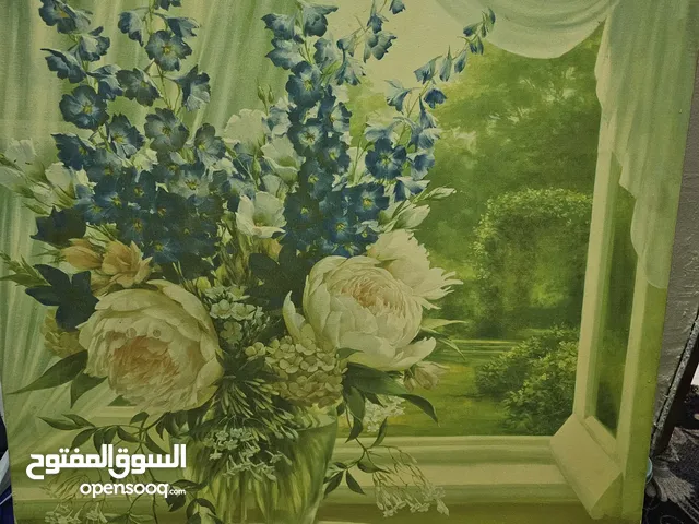 a beautiful vase with flower painting with length approx 180cm