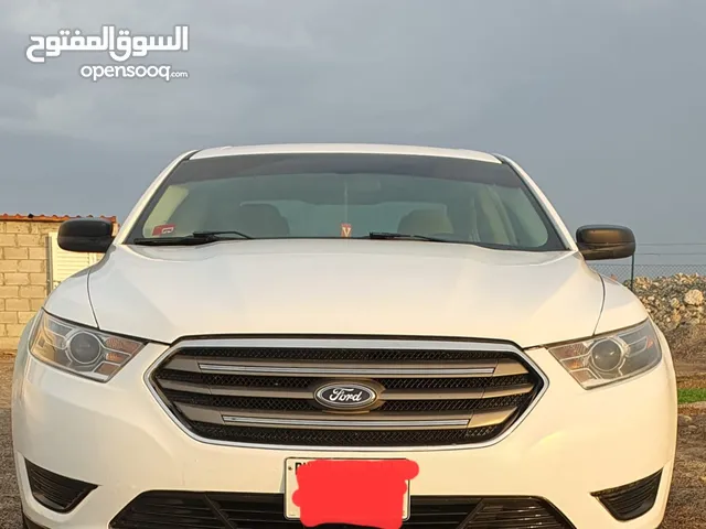 Ford Taurus 2018 in Dubai