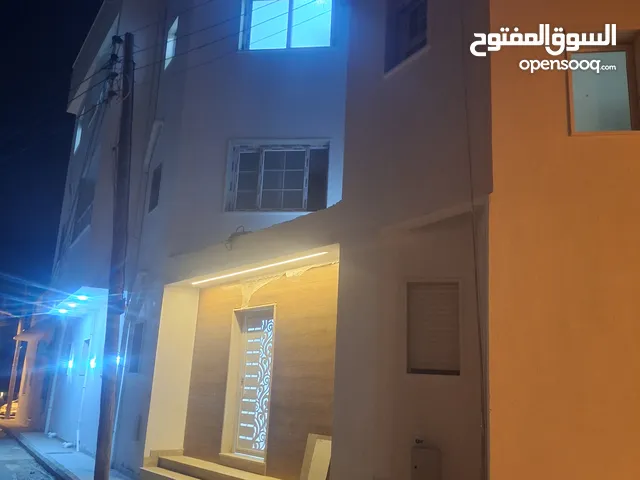 منزل بالطابق الثاني بعد الأرضي