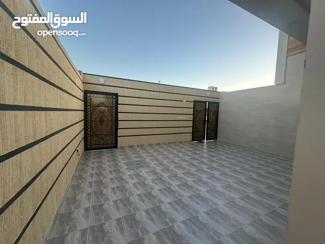 180 m2 5 Bedrooms Apartments for Rent in Tabuk Al Bawadi