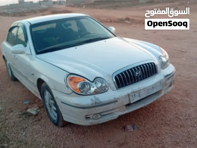 2004 هيونداي سوناتا Standard