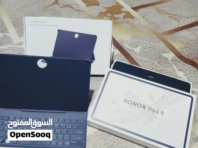الايباد نضيف والايباد هونر باد 9 الايباد يخبل وكلشي مابي نضيف ذاكرة 256ومال دراسه ويخبل