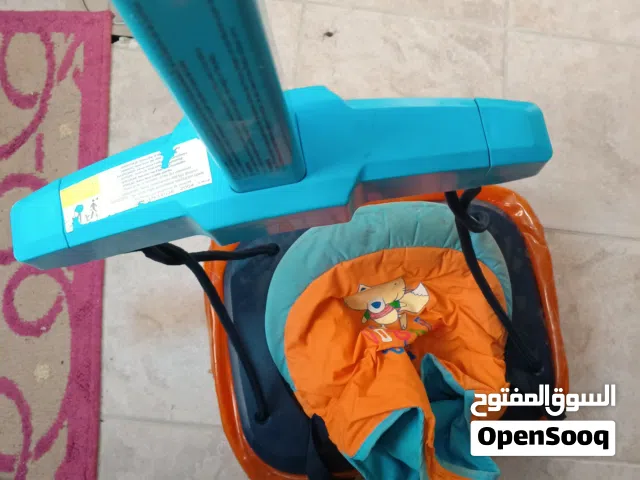 مرجيحة ونطيطة للأطفال بحالة ممتازة واستعمال خفيف