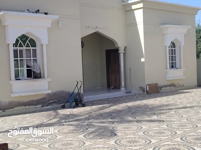 منزل للبيع مقابل مركز صحي الرميس عمر البناء 11 سنه