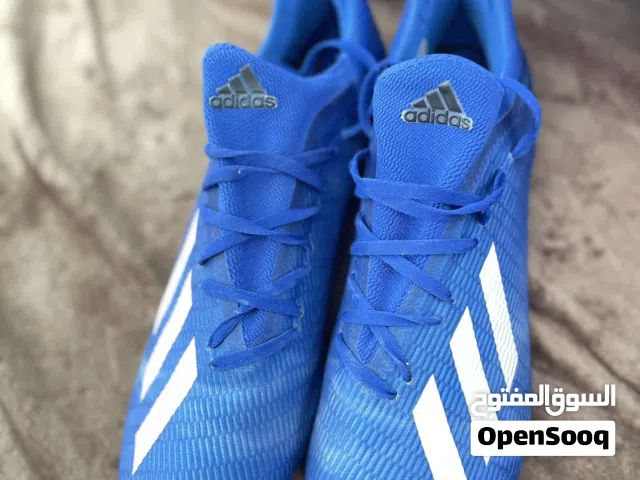 حذاء رياضي adidas اصلي مستعمل