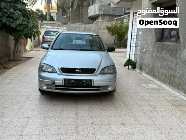 2004 أوبل استرا Standard