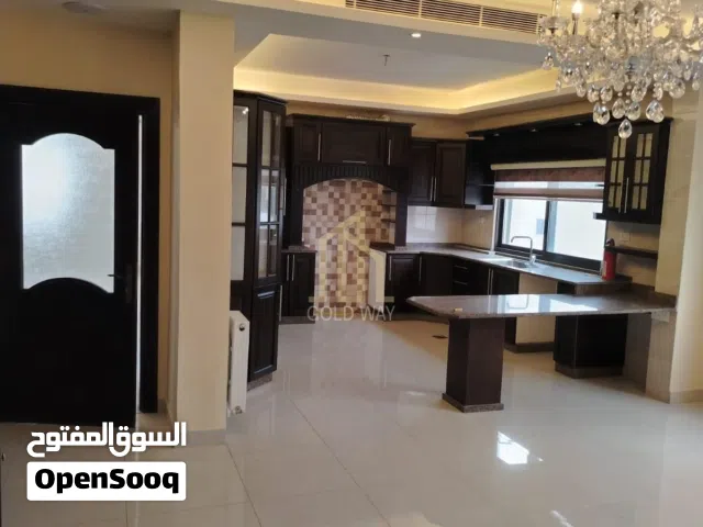 في أجمل مناطق عبدون الشمالي شقة أخير مع روف 180م مفروشة جزئي للبيع بسعر مميز / ref 1193