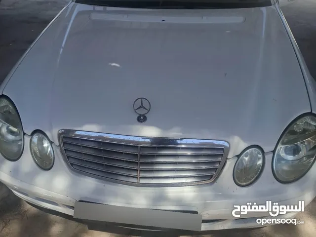 مرسيدس E200