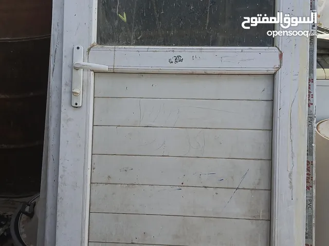 ابواب حمامات مستخدمه