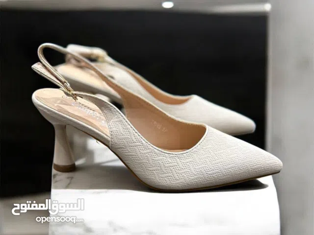 تشكيلة كعوب نسائية فاخرة