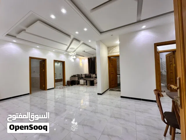 300 m2 4 Bedrooms Apartments for Rent in Sana'a Bayt Baws