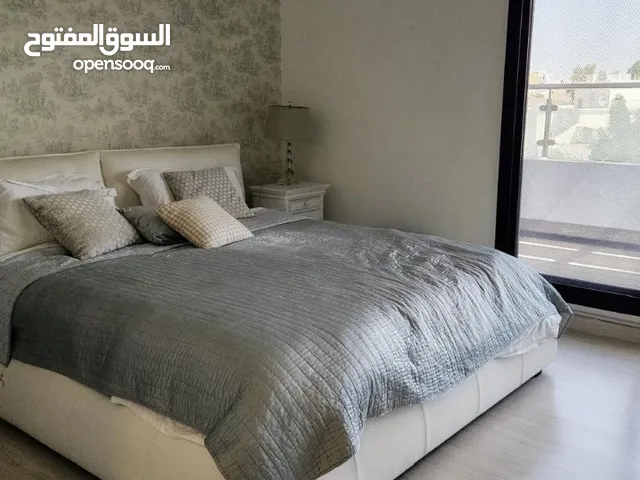 Spacious apartment for sale in the Saar area, offering 126.5 sqm of well-designed living space. This