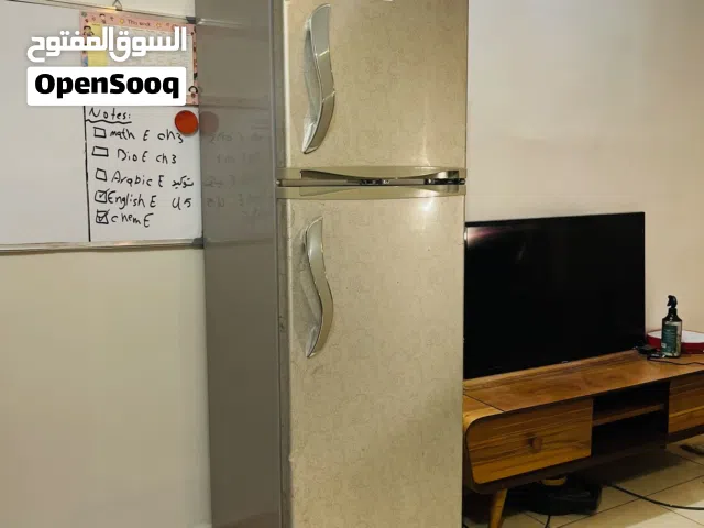 ثلاجة ماركة Lulua (لؤلؤة) التركية، لون رصاصي، ارتفاع 160*50 سم (11 اقدام)