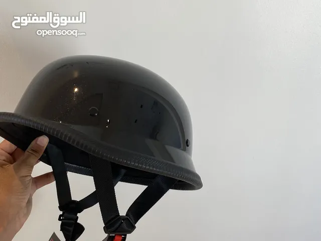 خوذة جديدة بقراطيسها