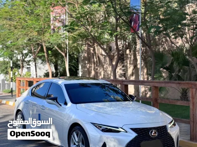 2024 لكزس IS IS 300