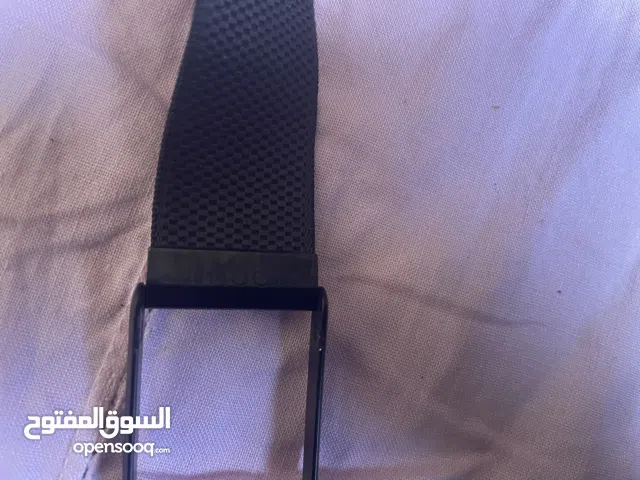 ساعات wH00p اصليه. للبيع.  تحتاج للشتراكه وشاحن