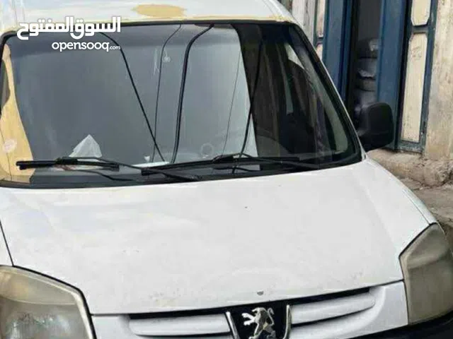 سياره بيجو بارتنر موديل2011 تسير 2012 للبيع