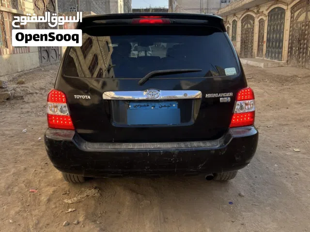 سيارة تويوتا هيلندر موديل 2006 لون اسود